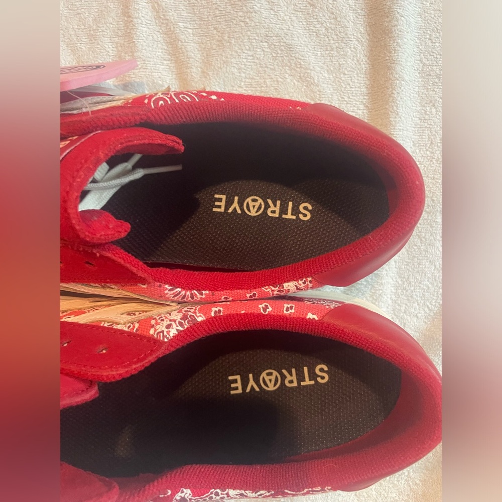 Straye Sneakers - Picture 2 of 6